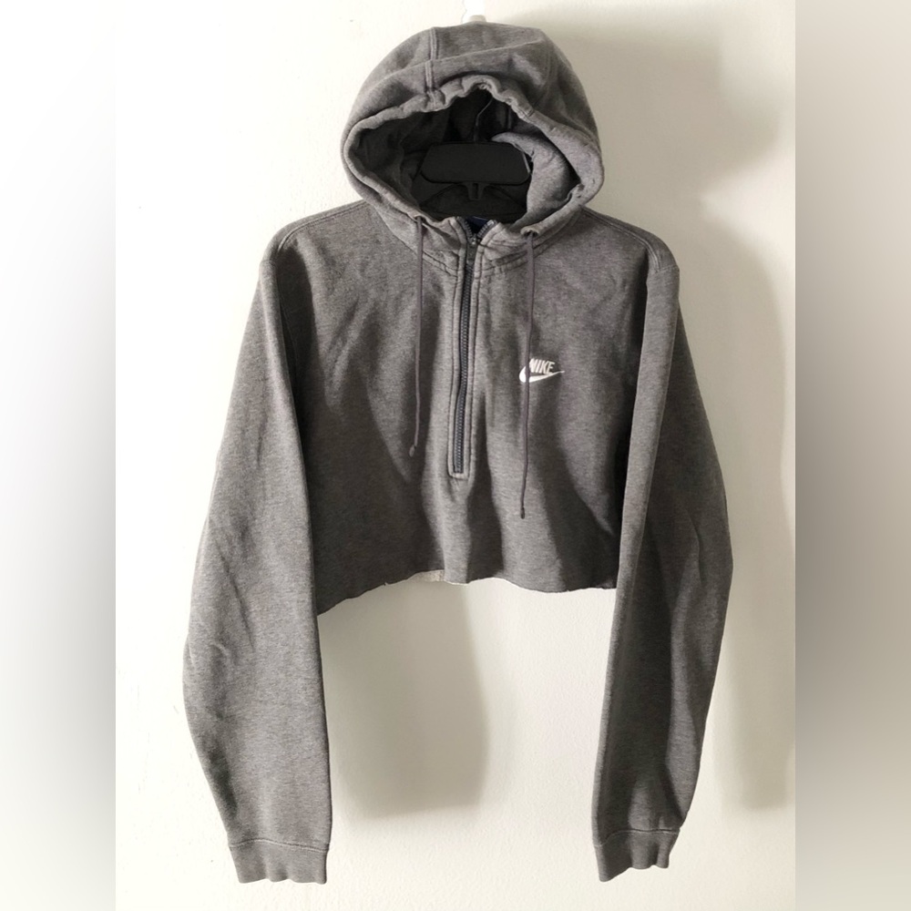 Nike cropped Hoodie Sweatshirt Activewear Streetwear Sporty